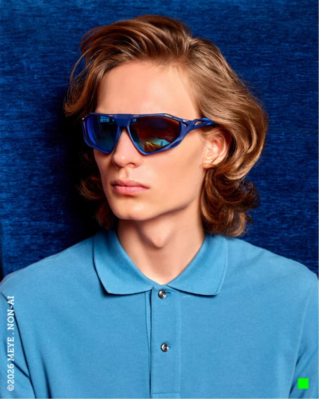 Do not miss a second of the game, and look good while you're at it in @nike sunnies. 😎⚽️

What are your favourite frames to watch the games with? Let us know in the comments. 👀

Creative Director: Philippe Verbruggen
Photography: @andreabielsa
Styling: @angel_cabezuelo
Makeup: @lucifrede
Model: @ivan.volkov1109
Frames: @nike 
MEYE TEAM

📸 Content made by MEYE

#MEYE #MEYEMarketing #NikeEyewear #Photoshoot #Barcelona #SportsFashion #SS26 #WorldCup