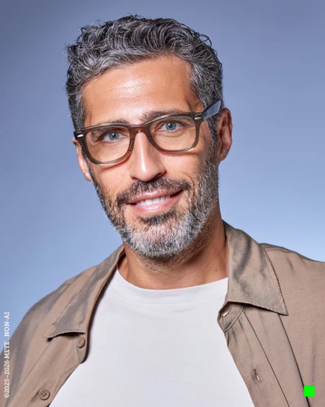 Channeling the cool studio of @paloaltobarcelona on this hot summer day, wishing we were back shooting @rayban with the incredible @dvdlifschitz. 🩵❄️

Creative Director: Philippe Verbruggen
Photography: @andreabielsa
Styling: @angel_cabezuelo
Makeup: @lucifrede
Model: @dvdlifschitz
Frames: @rayban 
MEYE TEAM

📸 Content made by MEYE.

#MEYE #MEYEMarketing #DigitalMarketingAgency #RayBanEyewear #Barcelona #IndependentOpticians #StudioPhotoshoot #ContentForOpticians #OpticiansFeed